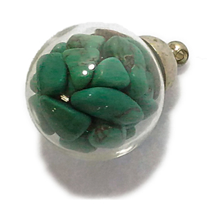 ターコイズ染め(Turquoise dyde green)/天然石チップ(さざれ/小石)の入ったチャームにぴったりの丸型瓶パーツ☆ラッキーチップ