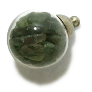 モスアゲート(moss agate)/天然石チップ(さざれ/小石)の入ったチャームにぴったりの丸型瓶パーツ☆ラッキーチップ