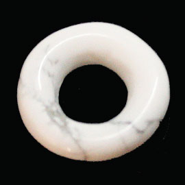 ハウライト(howlite)/ドーナツ型パーツ