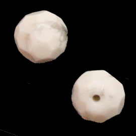 ハウライト(howlite)/カット入りビーズ