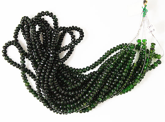 グリーントルマリン(Green tourmaline)/カットビーズ