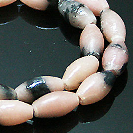 ロードナイト(Rhodonite)ライスビーズ