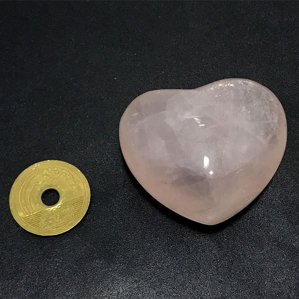 ローズクォーツ(Rose quartz) ハートシェイプ/穴なし原石