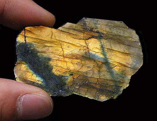 uhCg(Labradorite)