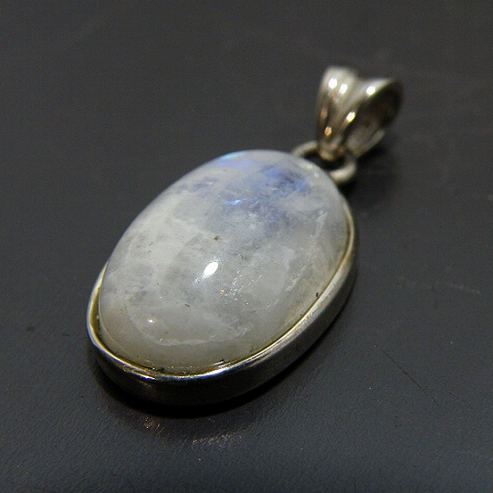 レインボームーンストーン(Rainbow Moonstone)アクセサリー
