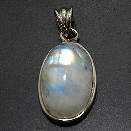 レインボームーンストーン(Rainbow Moonstone)