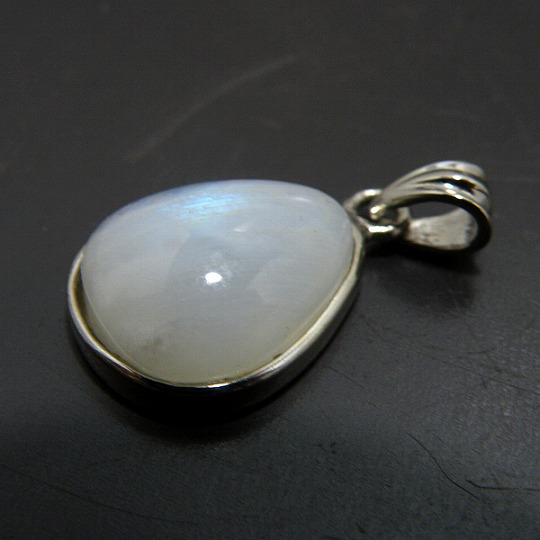 レインボームーンストーン(Rainbow Moonstone)アクセサリー