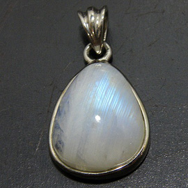 レインボームーンストーン(Rainbow Moonstone)