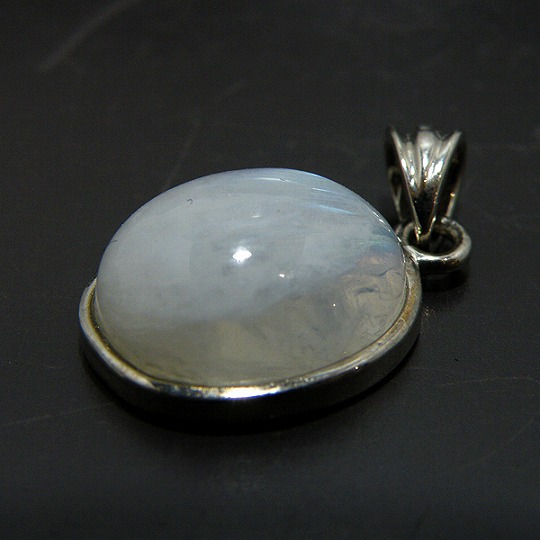 レインボームーンストーン(Rainbow Moonstone)アクセサリー