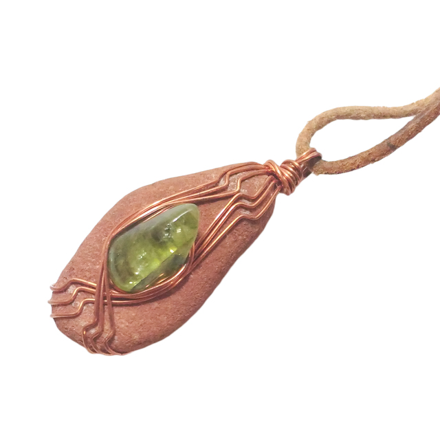 セドナストーン(sedona stone)/ペリドット(peridot) ペンダント 原石