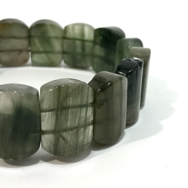 グリーンルチルクォーツ(Green Rutile quartz)アクセサリー