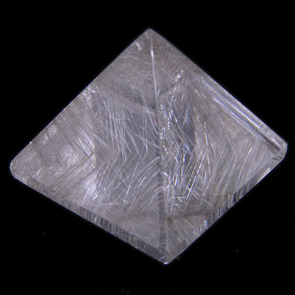 プラチナルチルクォーツ(Platinum Rutile quartz)ピラミッド