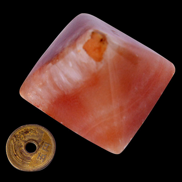 クォーツァイト染め(Quartzite dyed)ピラミッド型