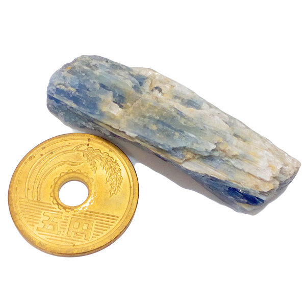 カイヤナイト(Kyanite) 原石