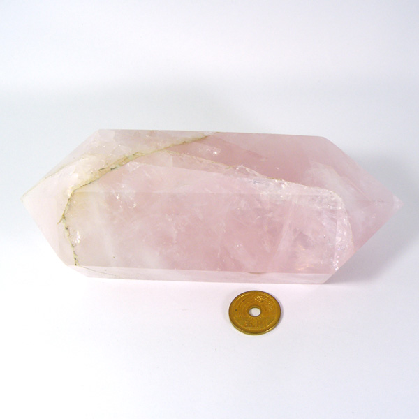 ローズクォーツ(Rose quartz)ポイント原石