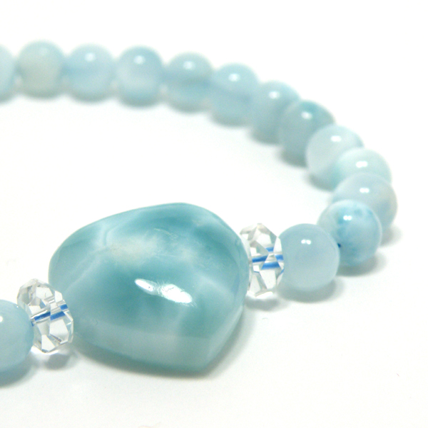 }[(Larimar)VR΃r[Y ̔