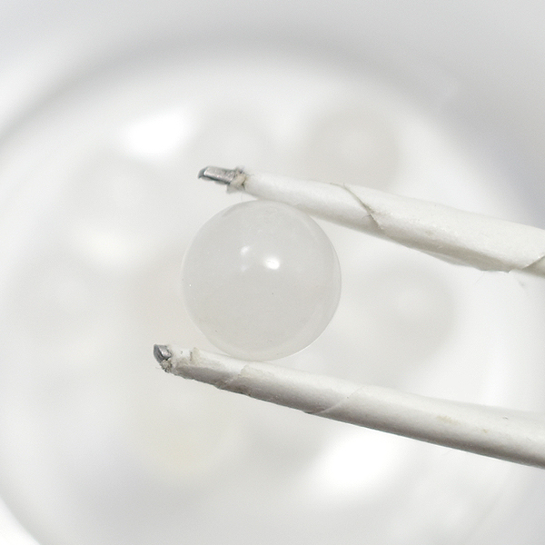 ホワイトジェイド(White jade) 天然石丸玉穴無し限定品
