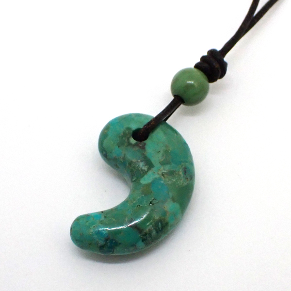 ターコイズ(Turquoise)/勾玉ペンダントアクセサリー
