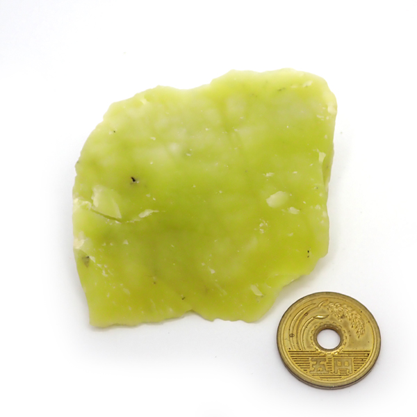 オリーブジェイド(Olive jade) 原石